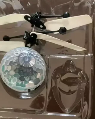 Mini dron LED de inducción