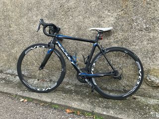 Bicicleta Ridley Fénix Negra y Azul