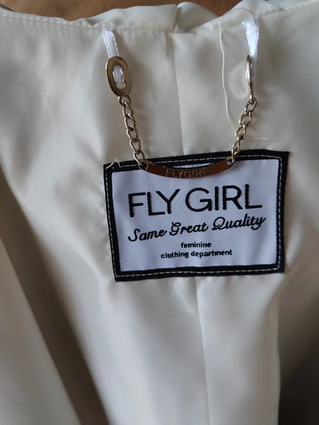 Mantella bianca calda