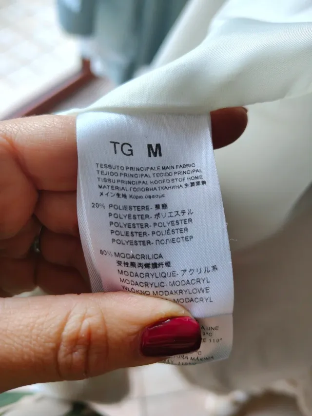 Mantella bianca calda