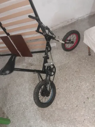 Bicicleta plegable negra