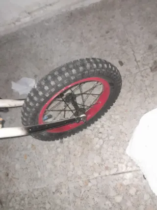 Bicicleta plegable negra