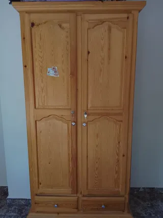 Armario de madera