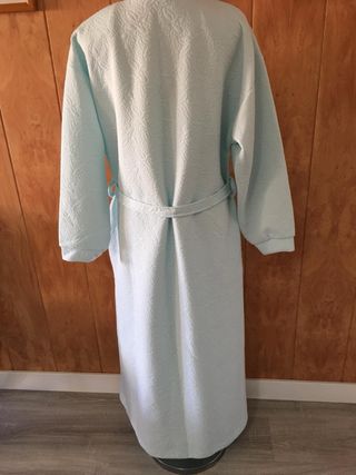 Bata de señora azul