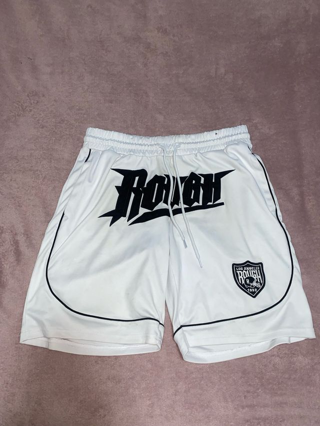 Shorts ROUGH blancos con logo