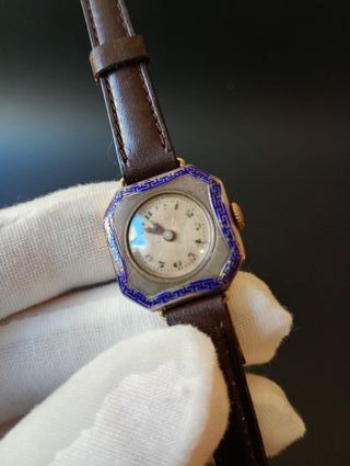 Reloj de pulsera vintage de plata con esmalte azul