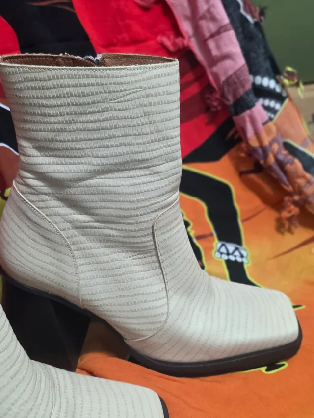 Botines Ángel Alarcón Beige Marrón