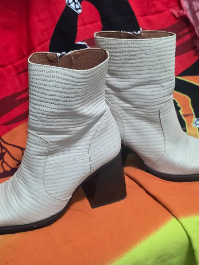 Botines Ángel Alarcón Beige Marrón