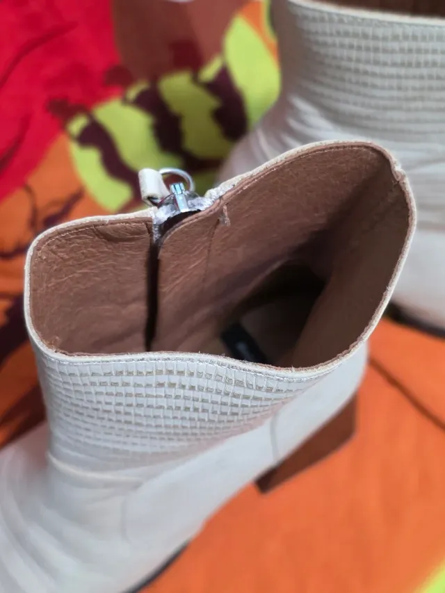 Botines Ángel Alarcón Beige Marrón