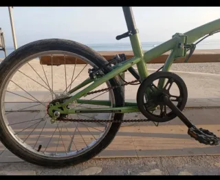 Bicicleta plegable verde