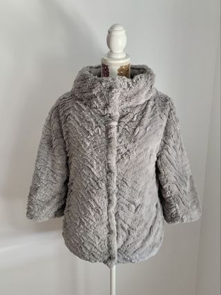 Cazadora acolchada reversible color plata. Talla S