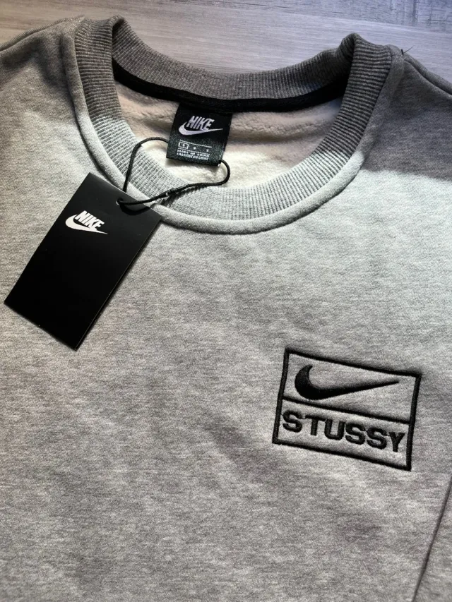 Sudadera Nike x Stussy Gris