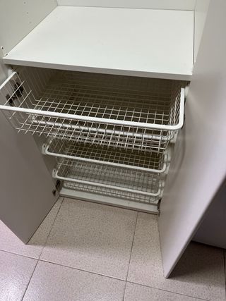Guardaroba bianco per bambini Ikea