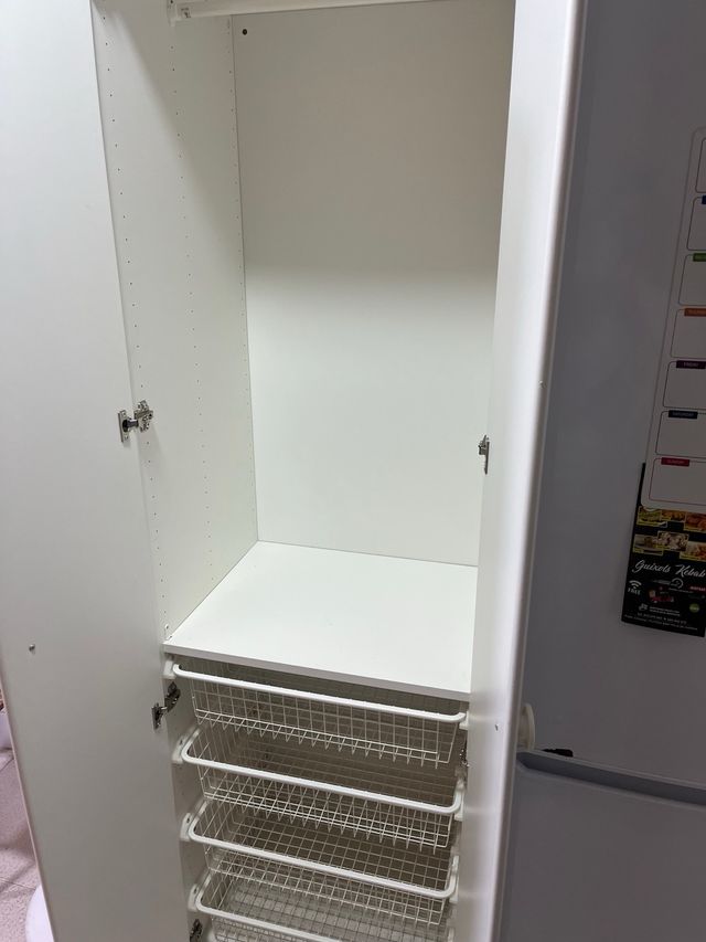 Guardaroba bianco per bambini Ikea