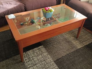 Mesa de centro de madera y cristal