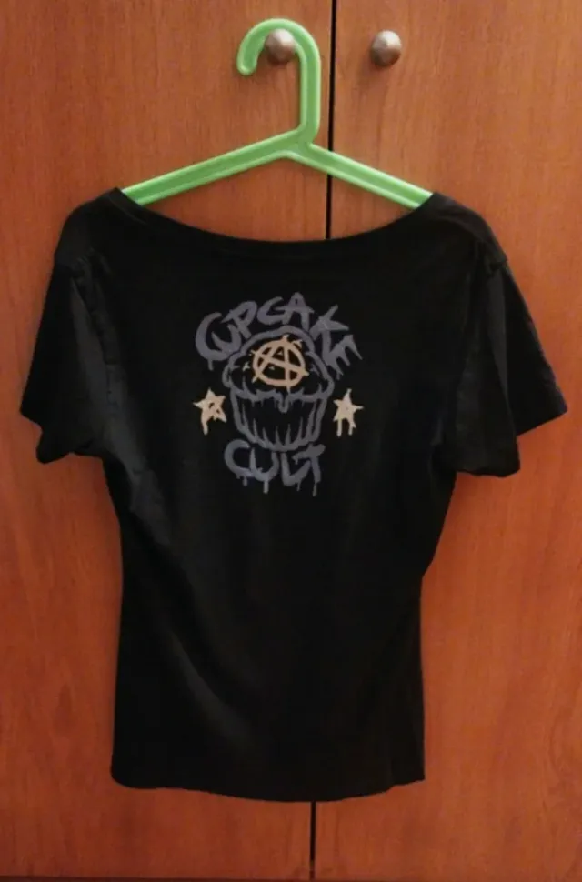 Camiseta Anime Madame Chocolate Negra