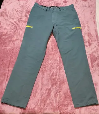 Pantalón de trabajo gris con cremalleras