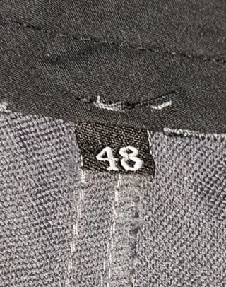 Pantalón de trabajo gris con cremalleras