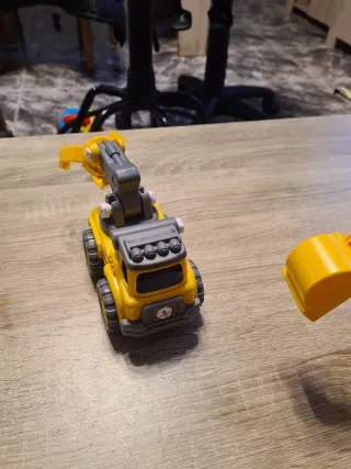 Camión de juguete excavadora y volquete