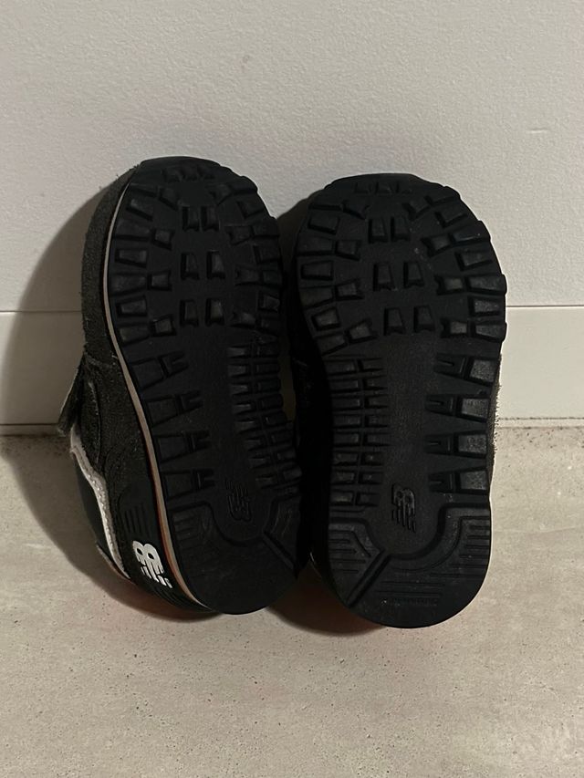 New Balance 574 Bebé Talla 20 - NUEVAS