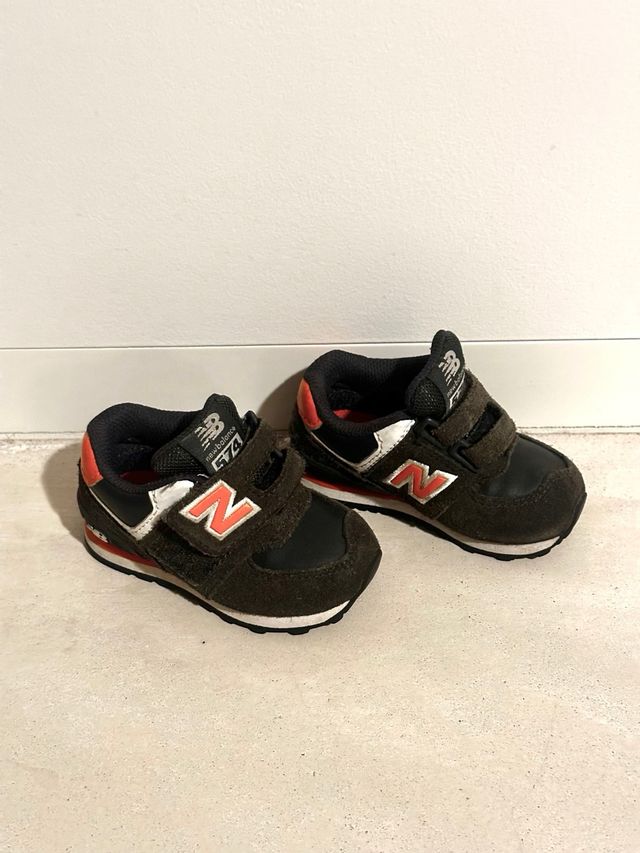 New Balance 574 Bebé Talla 20 - NUEVAS