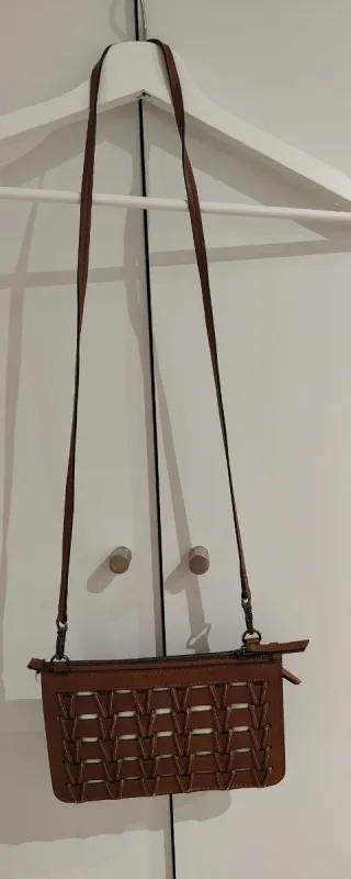 Bolso Zara troquelado marrón