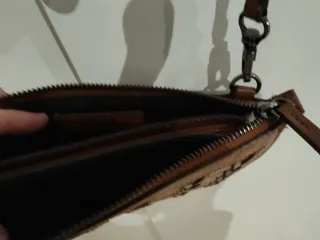 Bolso Zara troquelado marrón