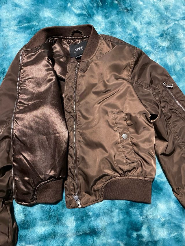 Cazadora bomber Pull&Bear marrón corta T.M