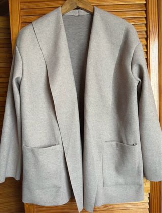 Abrigo paño beige nuevo