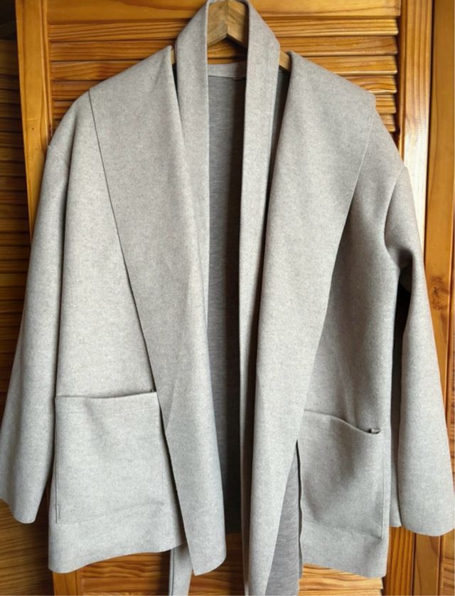 Abrigo paño beige nuevo