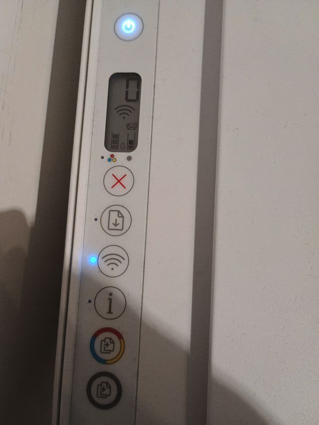 Stampante HP DeskJet 2710e