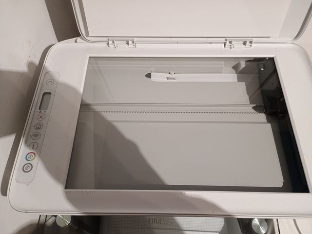 Stampante HP DeskJet 2710e