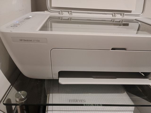 Stampante HP DeskJet 2710e