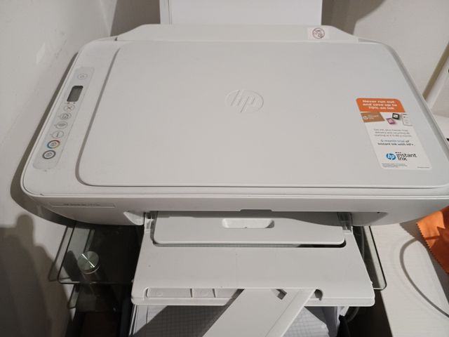 Stampante HP DeskJet 2710e