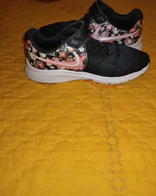 Scarpe Nike bambina n. 32