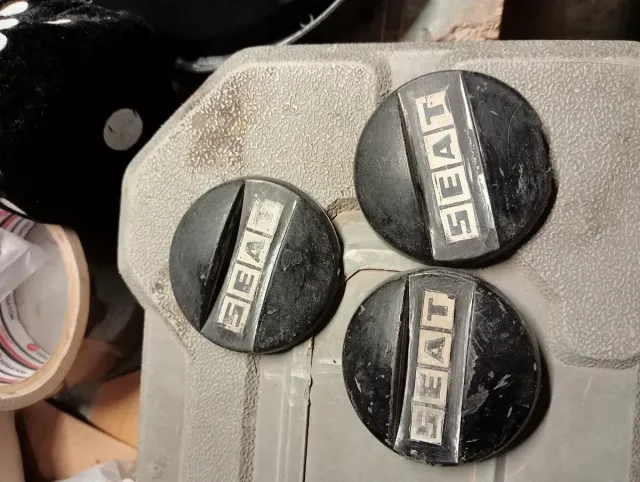 Tapabujes Seat (3 unidades)