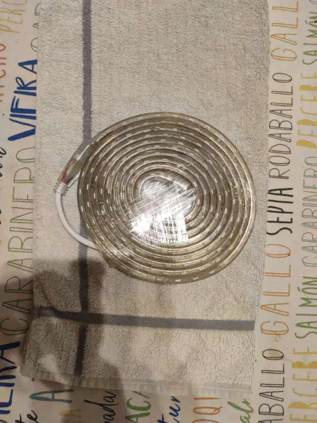 Tira LED 220v 5050 3m Blanco Frío con interruptor