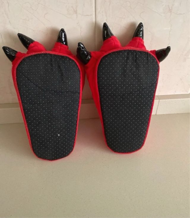 Zapatillas niño talla 33, estilo monstruo