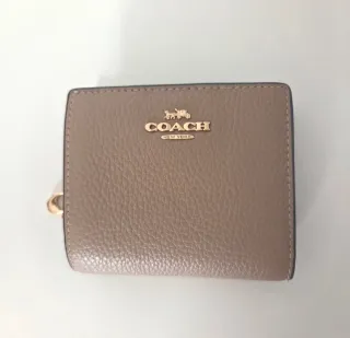 Cartera Coach Beige y Dorada