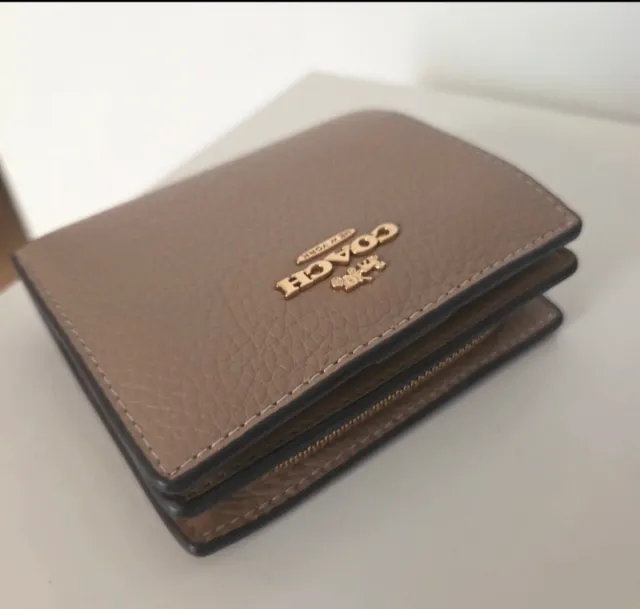 Cartera Coach Beige y Dorada