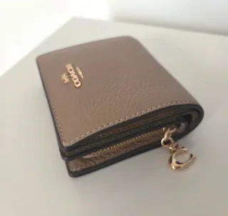 Cartera Coach Beige y Dorada