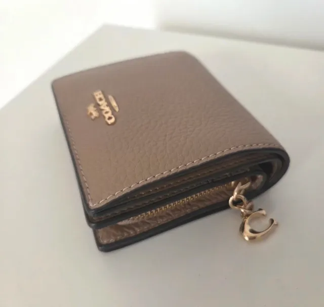 Cartera Coach Beige y Dorada