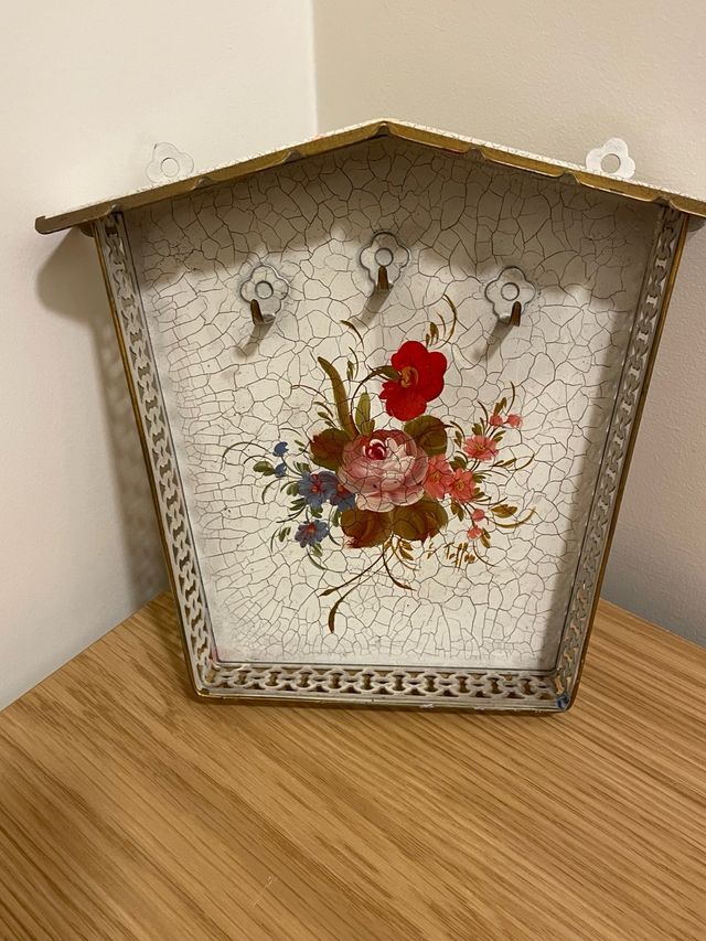 Portachiavi metallo decorato floreale