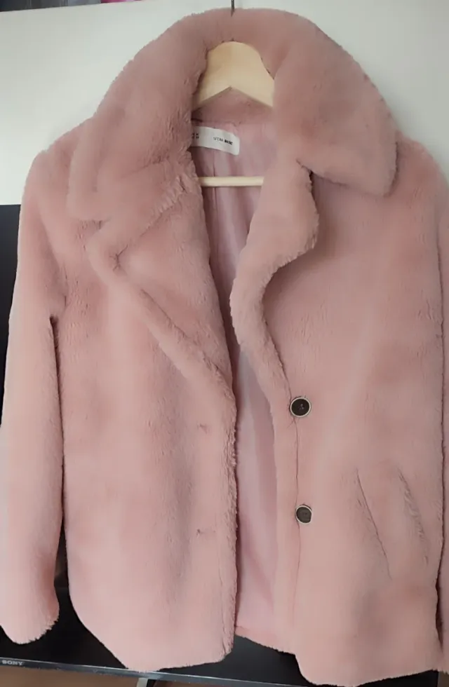 Chaqueta rosa pelo sintético