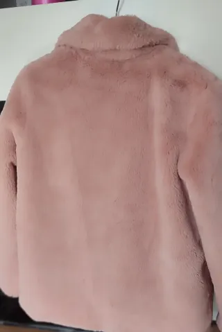 Chaqueta rosa pelo sintético