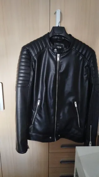 Chaqueta de cuero Zara hombre negra