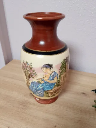 Jarrón Cerámica Antiguo Mujer Flauta Flores