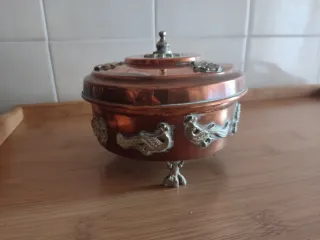 ANTIGUA BOMBONERA DE COBRE