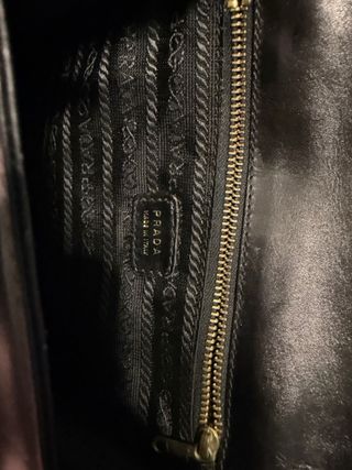 Bolso Prada de Piel y Pelo Negro