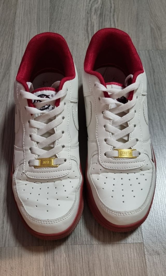 Nike Air Force 1 Blancas y Rojas